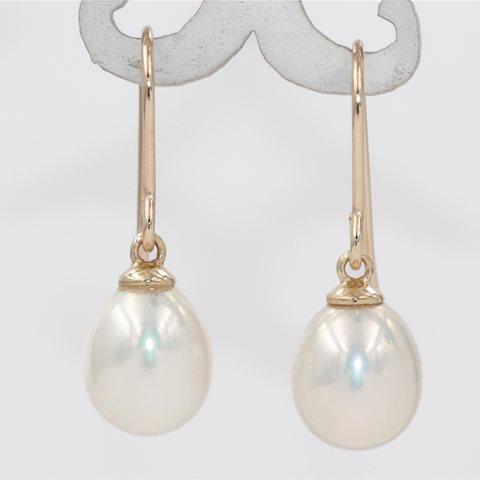 White oval pearls