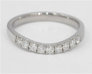 Curved diamond band