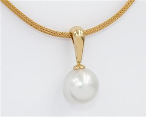 White pearl solitaire