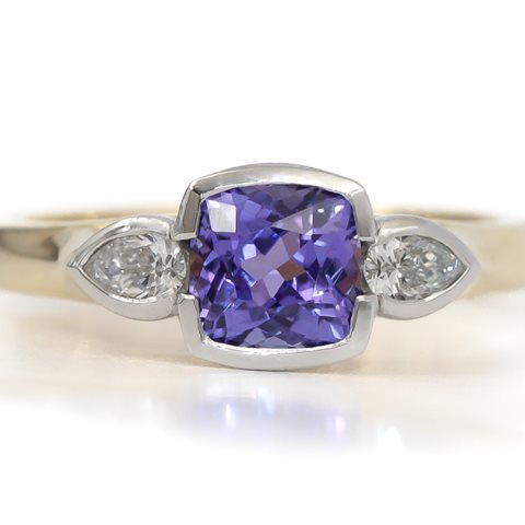 Cushion tanzanite