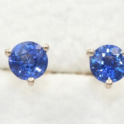 Blue sapphire studs
