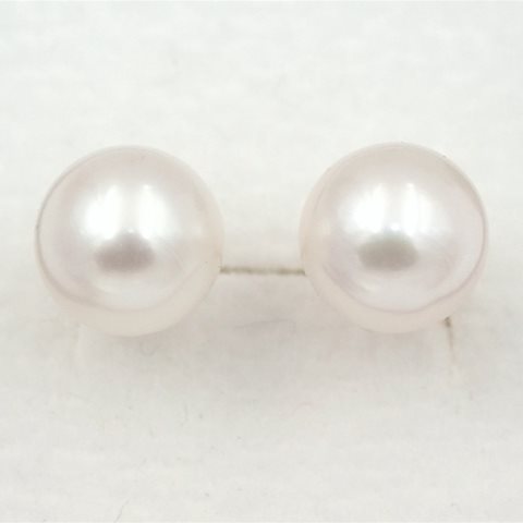 8.4mm pearl studs