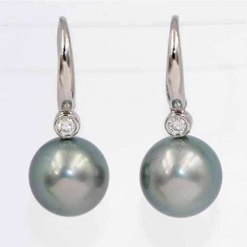 Tahitian pearl and diamond